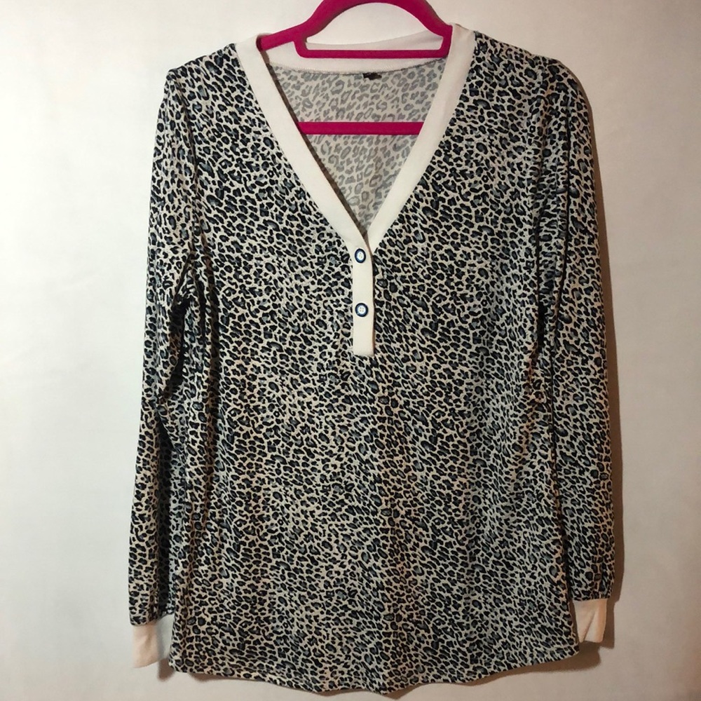 Unbranded cheetah print long sleeve top